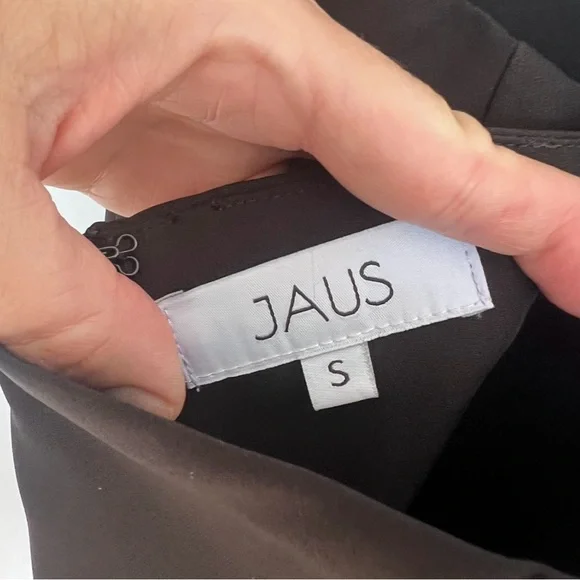 Elegant Black Strapless Evening Dress - Picture 7 of 8